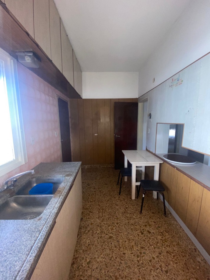 2 CASAS DE 3 AMBIENTES SOBRE LOTE EN QUILMES OESTE