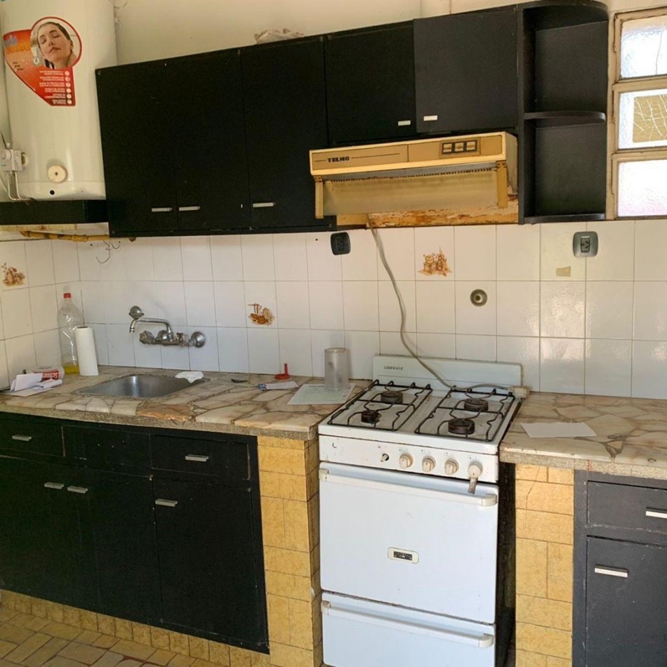 CASA 3 AMBIENTES A RECICLAR EN QUILMES OESTE