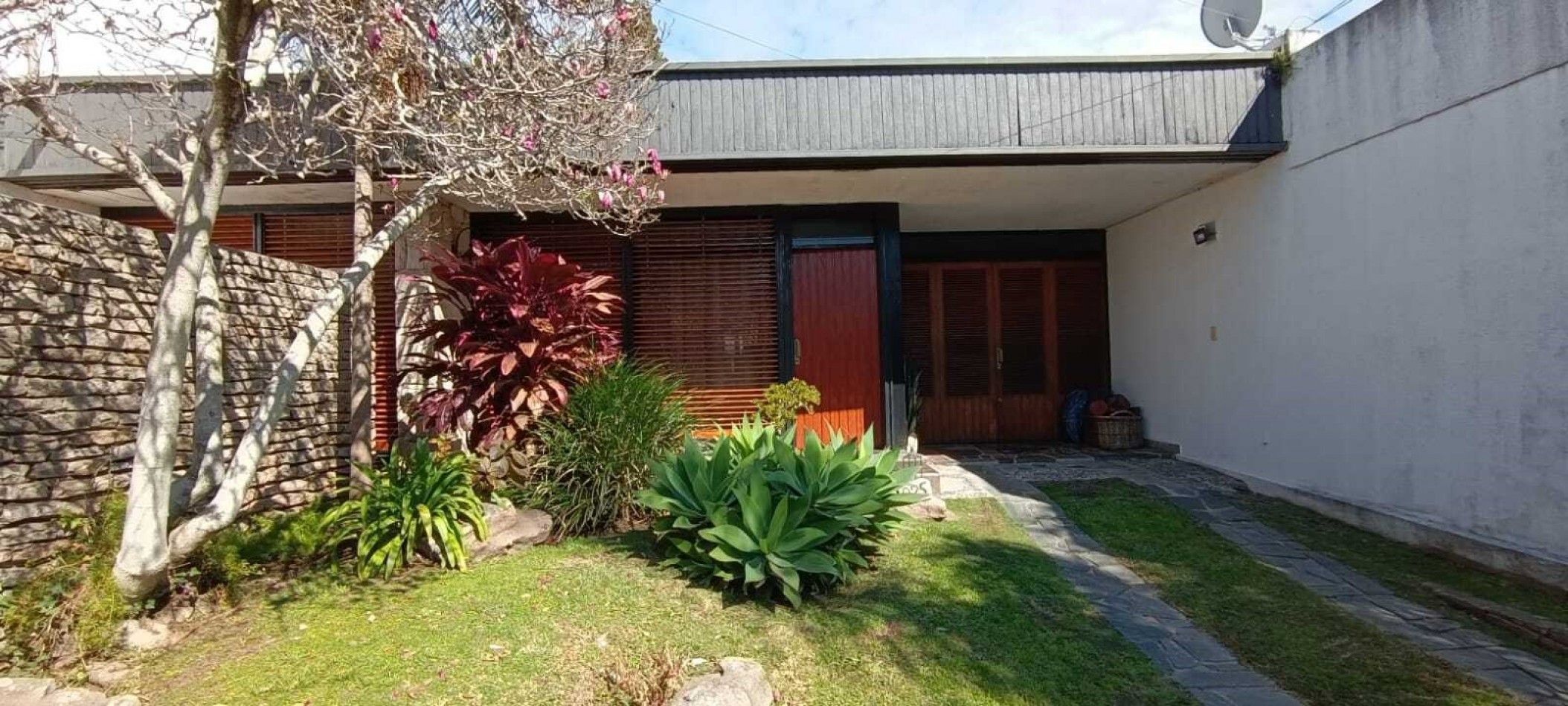 Casa en venta- Quilmes 