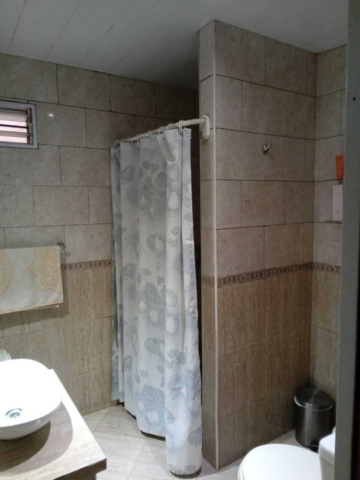 Casa en venta, de 6 ambientes Barrio el Peligro - Abasto La Plata 