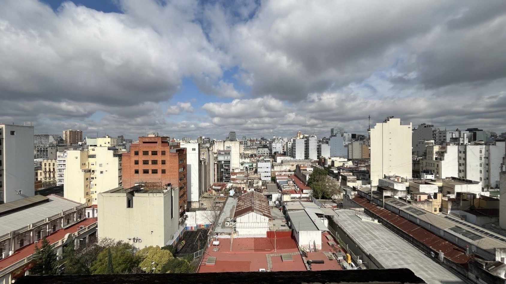 DEPARTAMENTO 4 AMBIENTES EN AV BELGRANO APTO PROFESIONAL