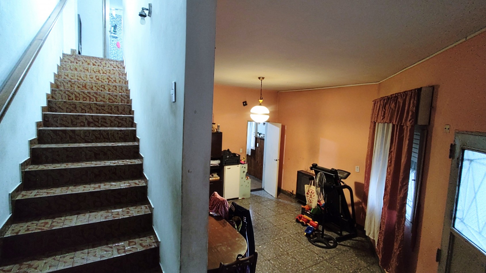 Casa 5 ambientes con local
