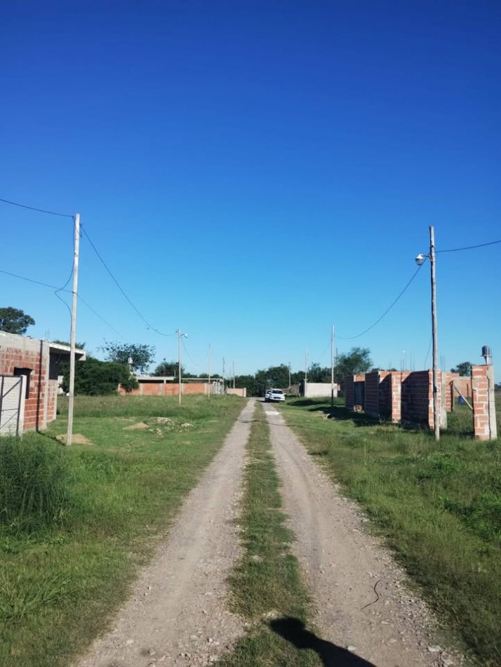Terreno listo para edificar - B° Cerrado Brisas de Brown - Villa Brown - Fcio. Varela