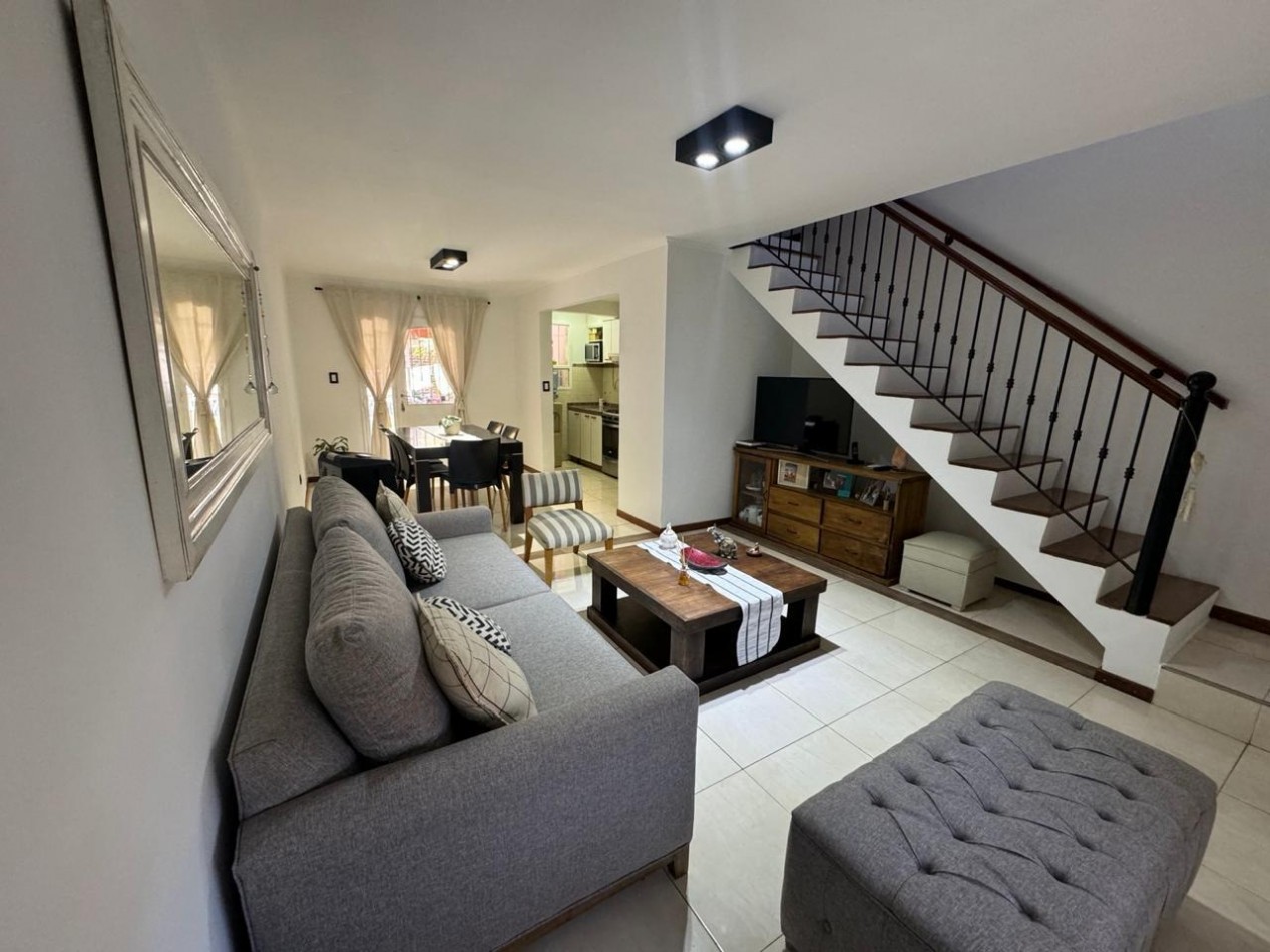 Venta de casa 5 ambientes en Ranelagh