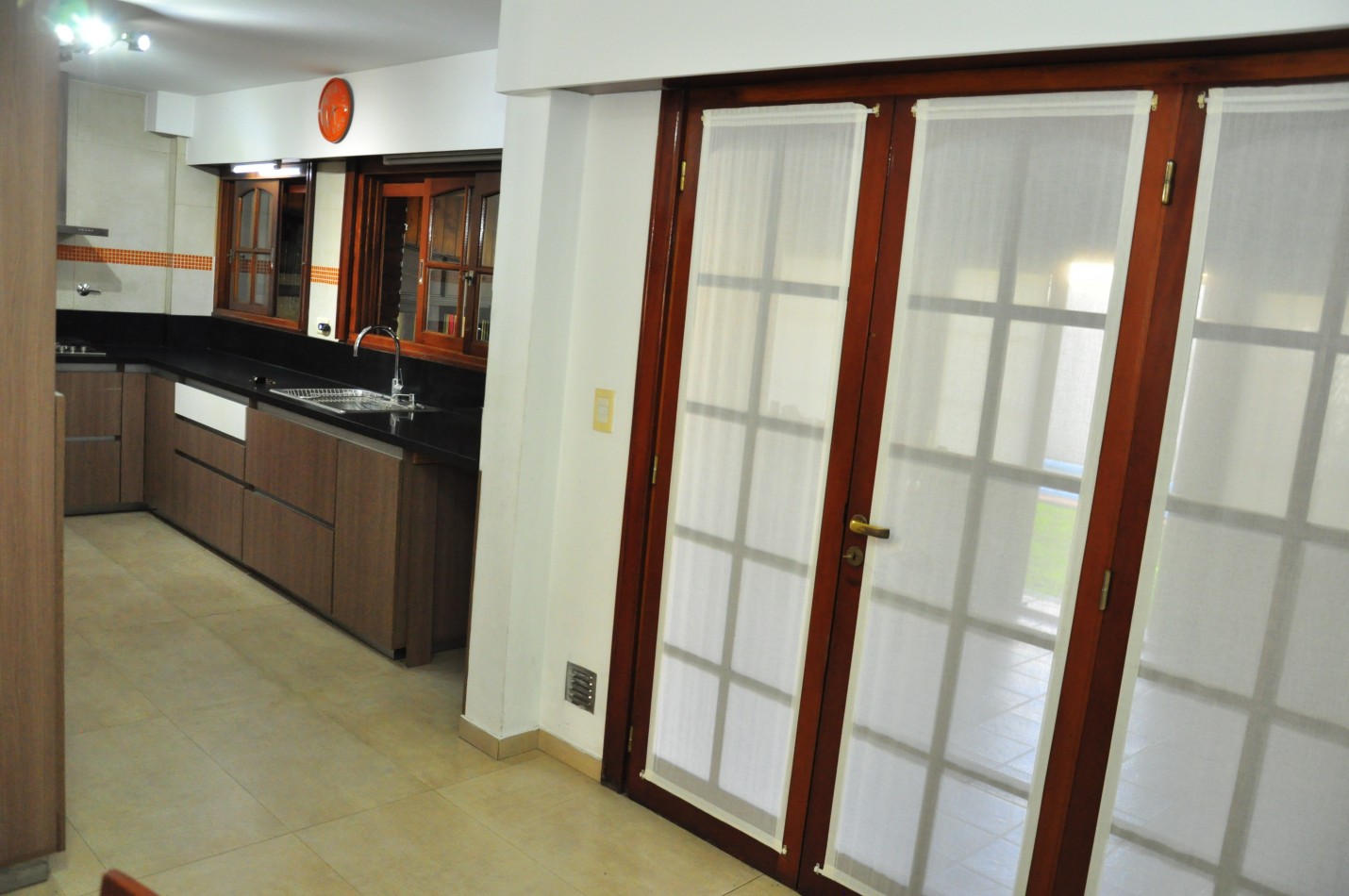 Venta de casa chalet 4 ambientes en Florencio Varela Apta Credito