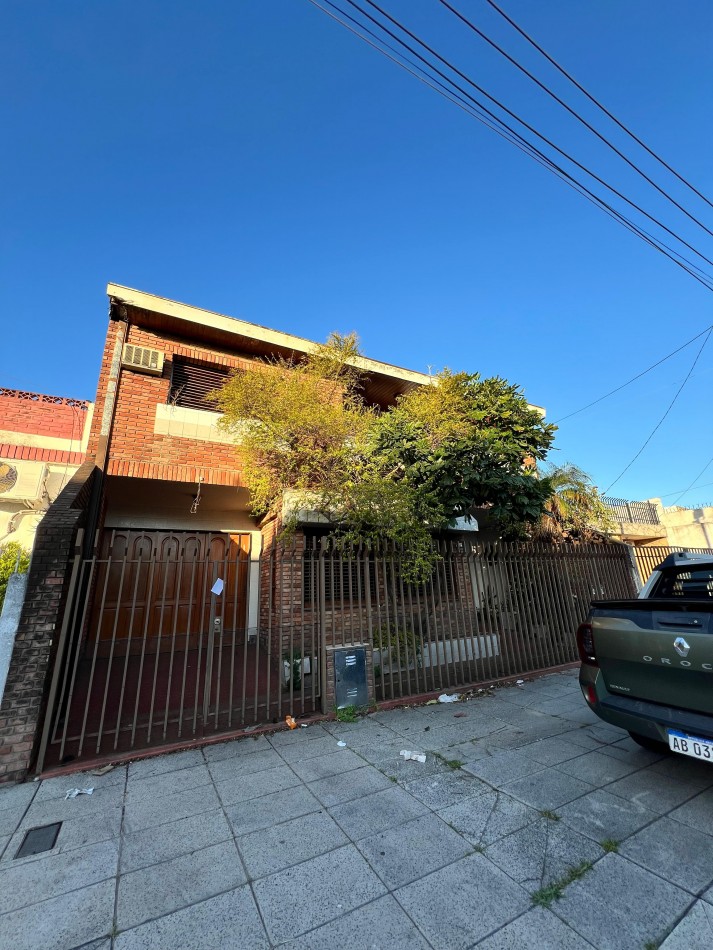 CASA en venta 5 ambientes san justo