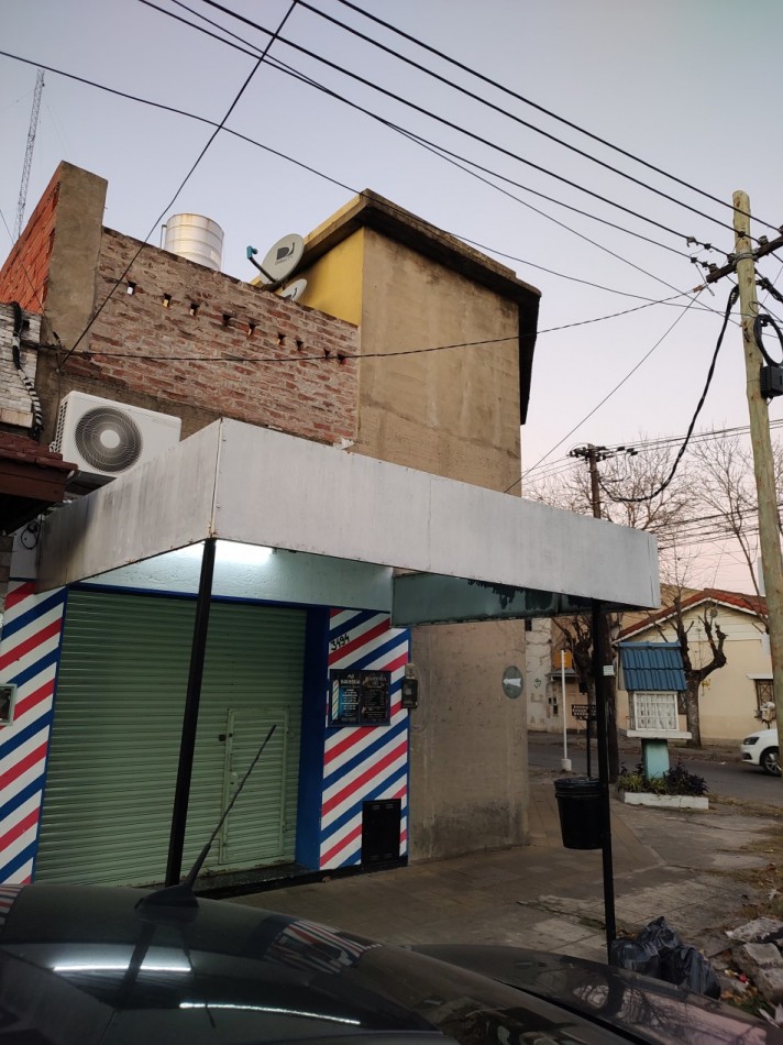 Casa 5 ambientes con local