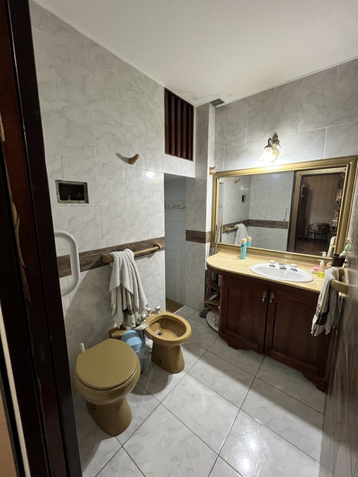 CASA en venta 5 ambientes san justo