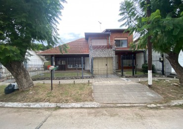 2 CASAS DE 3 AMBIENTES SOBRE LOTE EN QUILMES OESTE