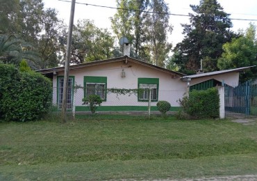 Casa con pileta y quincho a la venta 