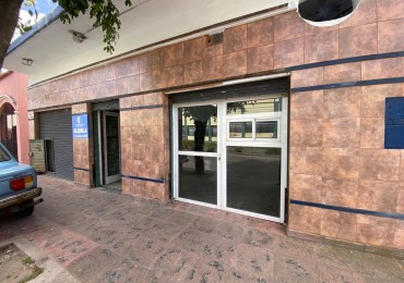 Local en alquiler sobre Av. Mitre - Excelente ubicacion comercial